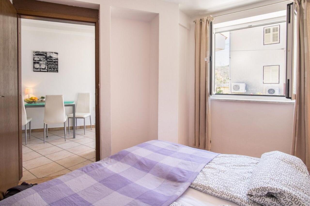 Apartment Polo Vrbnik  Extérieur photo