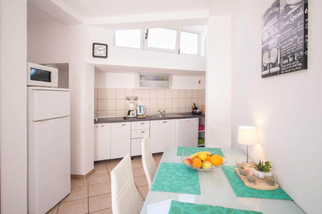 Apartment Polo Vrbnik  Extérieur photo